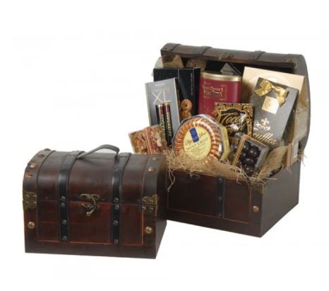 Treasure box with gifts as a bridal shower gift